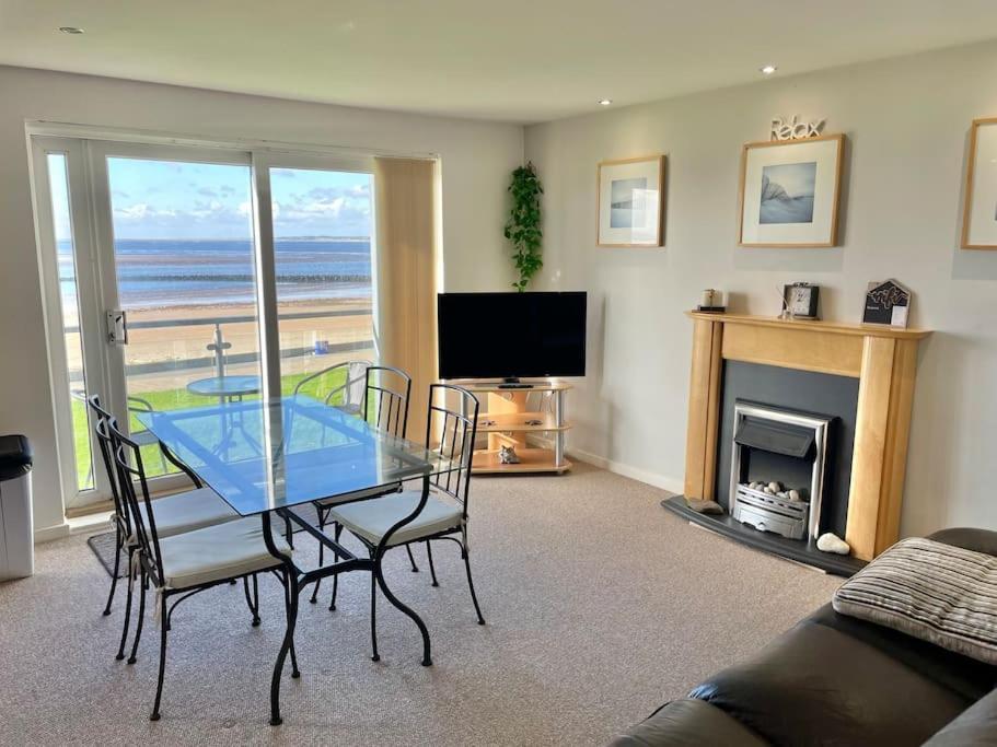 Beachfront Bliss With Spectacular Views ラネリー エクステリア 写真